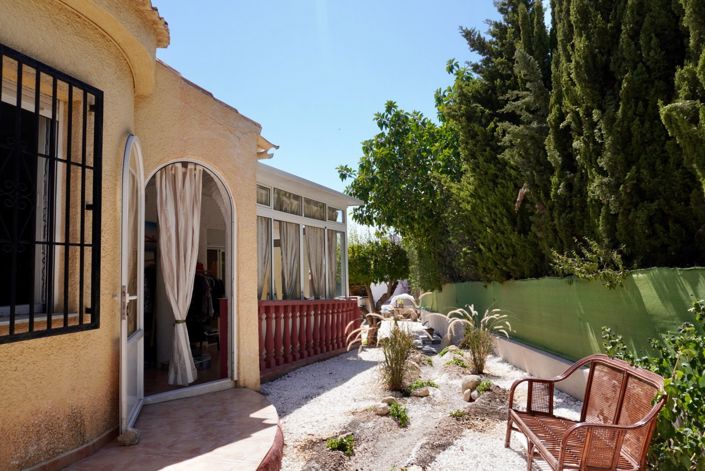 Image No.50-5 Bed Property for sale