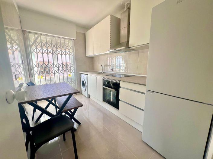 Image No.16-3 Bed Property for sale