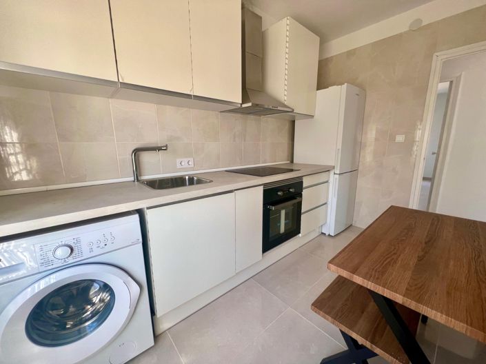 Image No.17-3 Bed Property for sale