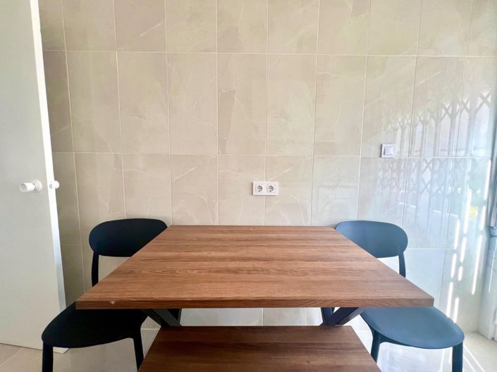 Image No.18-3 Bed Property for sale