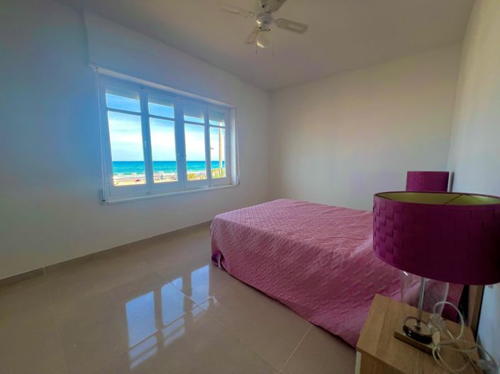 Image No.19-3 Bed Property for sale