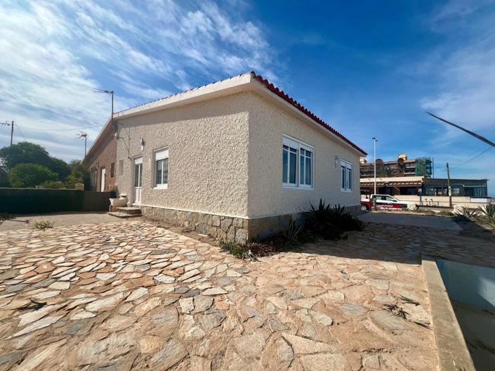 Image No.3-3 Bed Property for sale