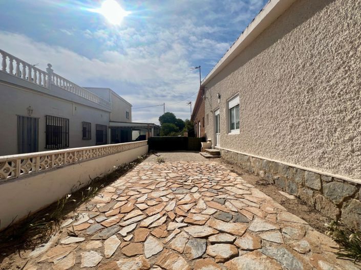 Image No.4-3 Bed Property for sale