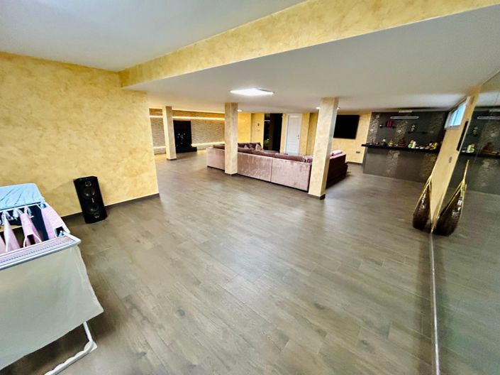 Image No.49-5 Bed Villa for sale