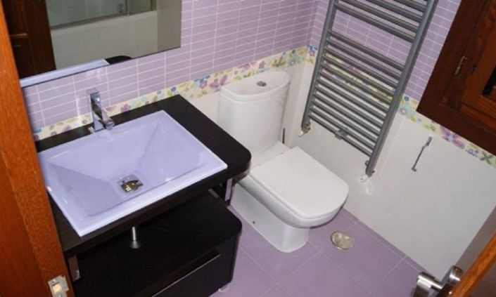 Image No.9-6 Bed Property for sale