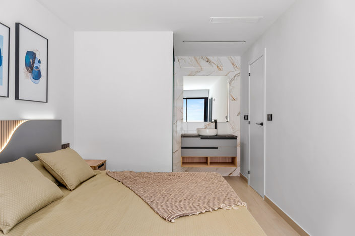 Image No.21-3 Bed Apartment for sale