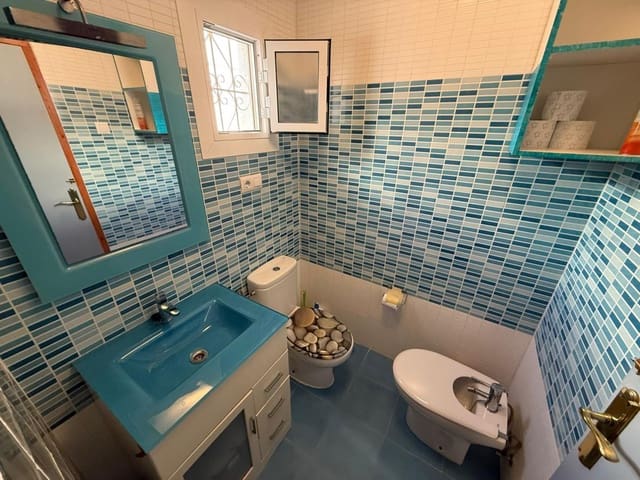 Image No.21-3 Bed Property for sale