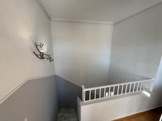 Image No.34-3 Bed Property for sale