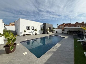 whatsapp-image-2025-12-19-at-144053