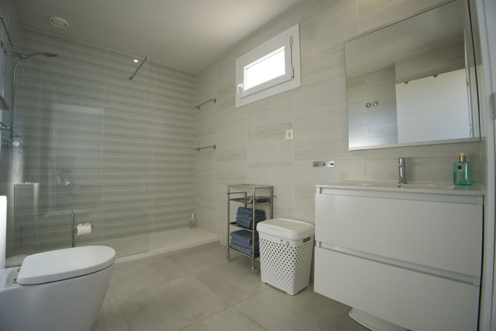 Image No.29-4 Bed Townhouse for sale