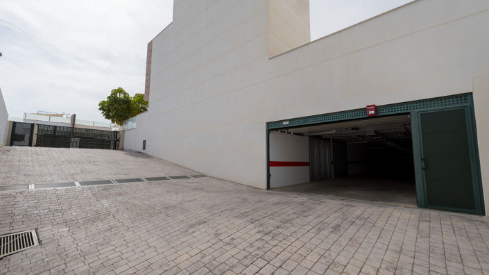 Image No.44-4 Bed Townhouse for sale