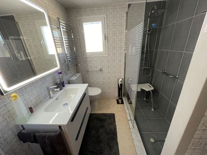 Image No.29-2 Bed Villa for sale