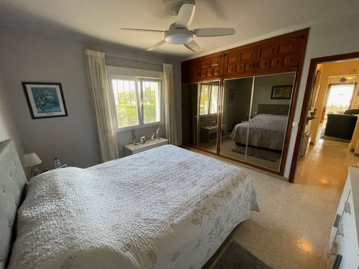 Image No.33-2 Bed Villa for sale