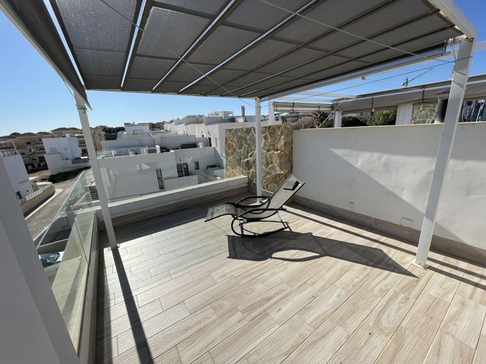 Image No.28-2 Bed Property for sale