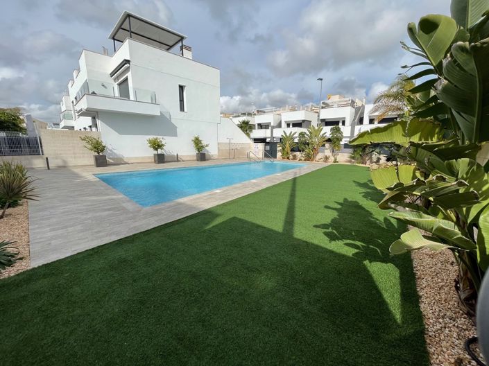 Image No.24-3 Bed Apartment for sale