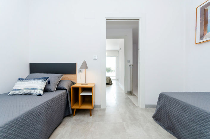 Image No.15-3 Bed Townhouse for sale