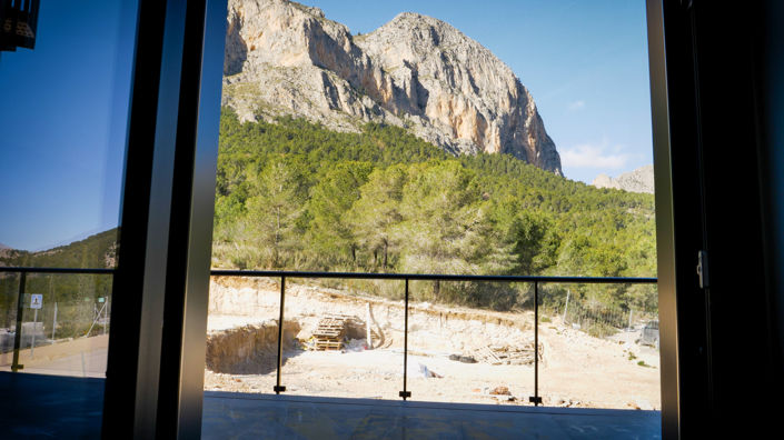 Image No.19-3 Bed Property for sale