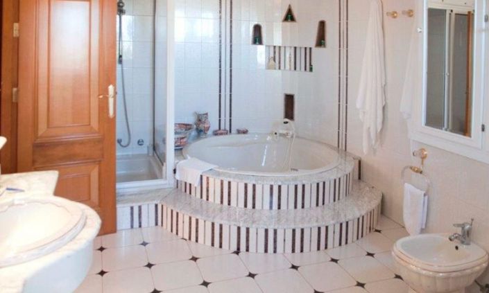 Image No.13-5 Bed Villa for sale