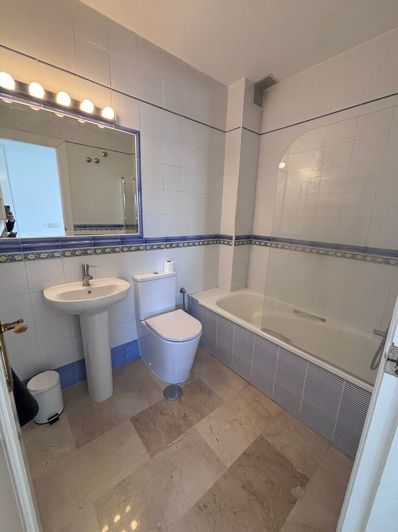 Image No.30-2 Bed Property for sale