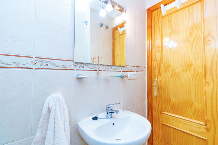 Image No.11-3 Bed Townhouse for sale