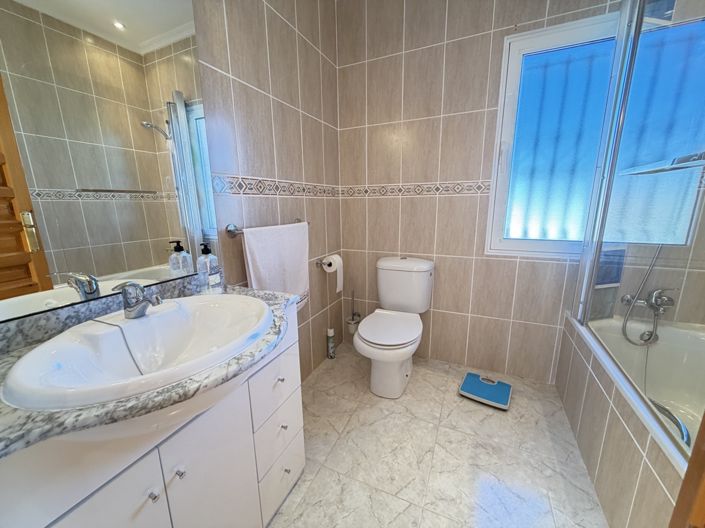 Image No.25-3 Bed Villa for sale