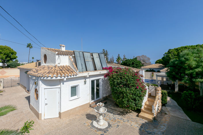 Image No.2-6 Bed Villa for sale