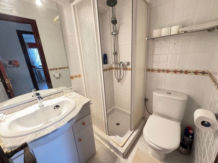 Image No.11-3 Bed Property for sale