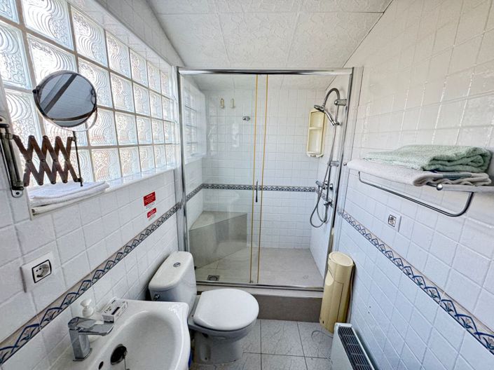 Image No.7-3 Bed Property for sale