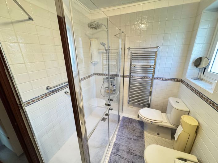 Image No.9-3 Bed Property for sale