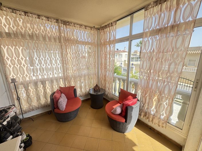 Image No.5-4 Bed Property for sale