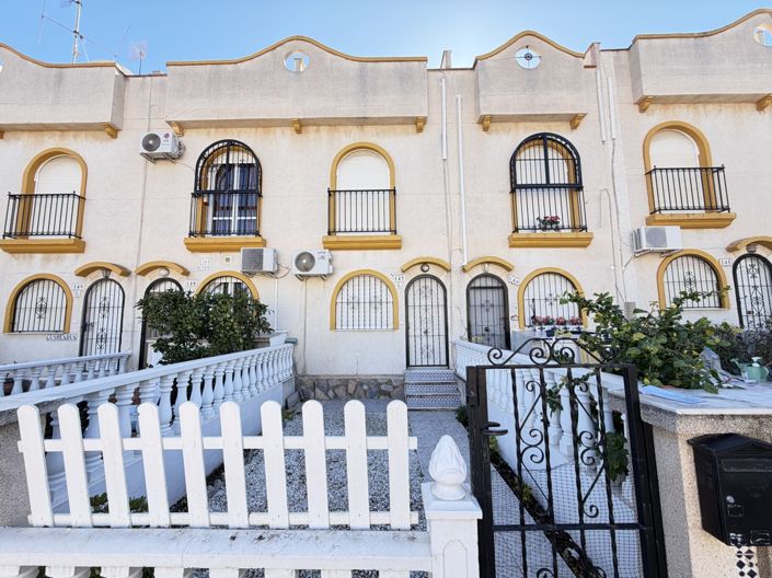 Image No.25-2 Bed Townhouse for sale