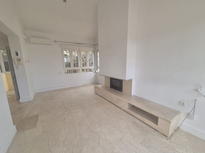 Image No.4-4 Bed Villa for sale