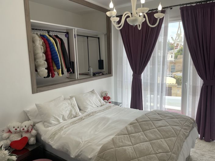 Image No.12-4 Bed Property for sale