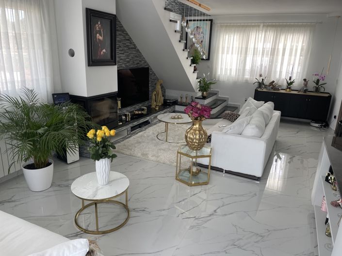 Image No.5-4 Bed Property for sale