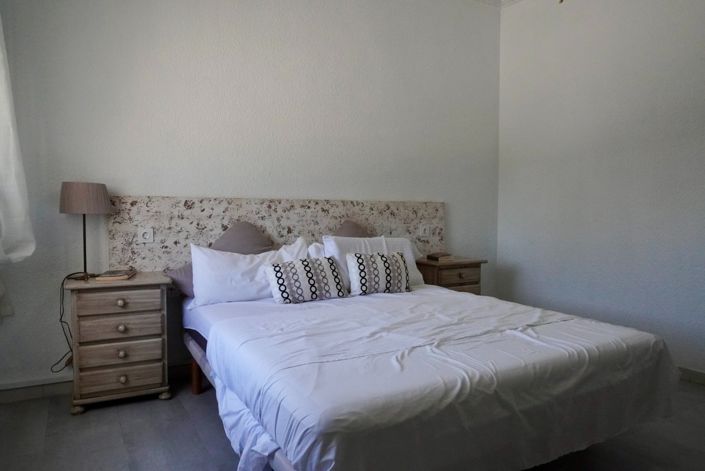 Image No.5-5 Bed Property for sale