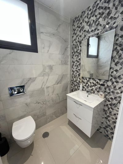 Image No.11-2 Bed Property for sale