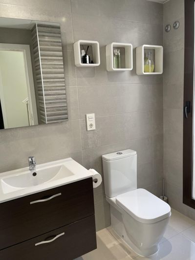 Image No.25-2 Bed Property for sale