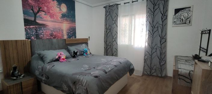 Image No.13-2 Bed Property for sale