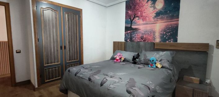 Image No.14-2 Bed Property for sale