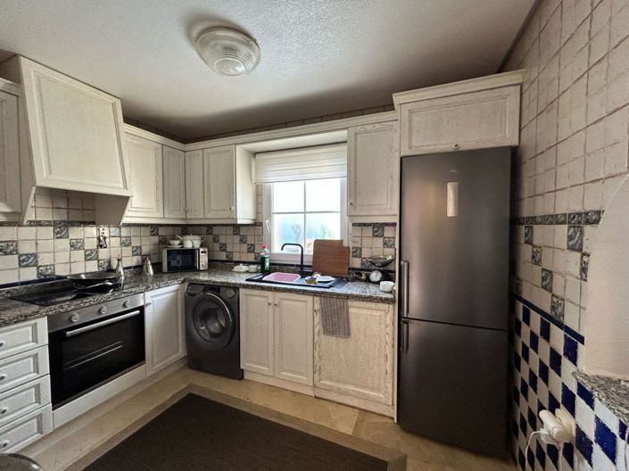 Image No.10-3 Bed Property for sale