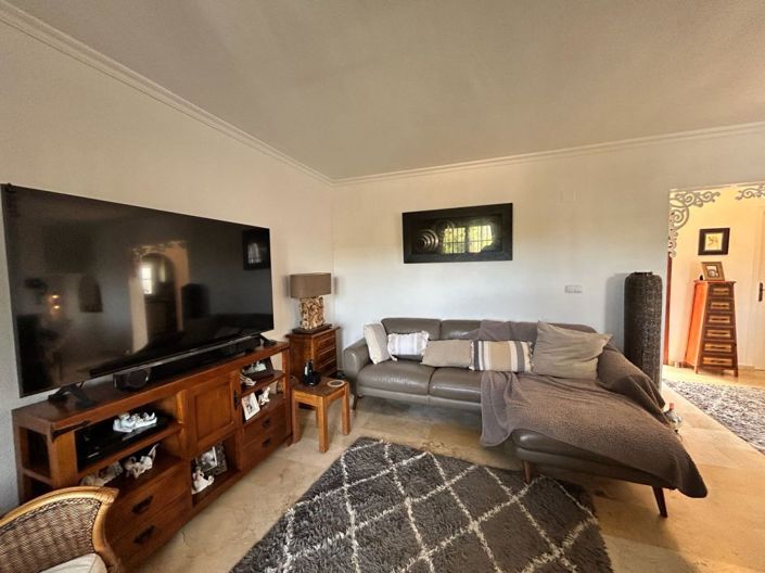 Image No.9-3 Bed Property for sale