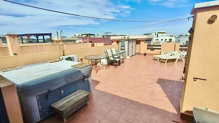 Image No.23-2 Bed Apartment for sale