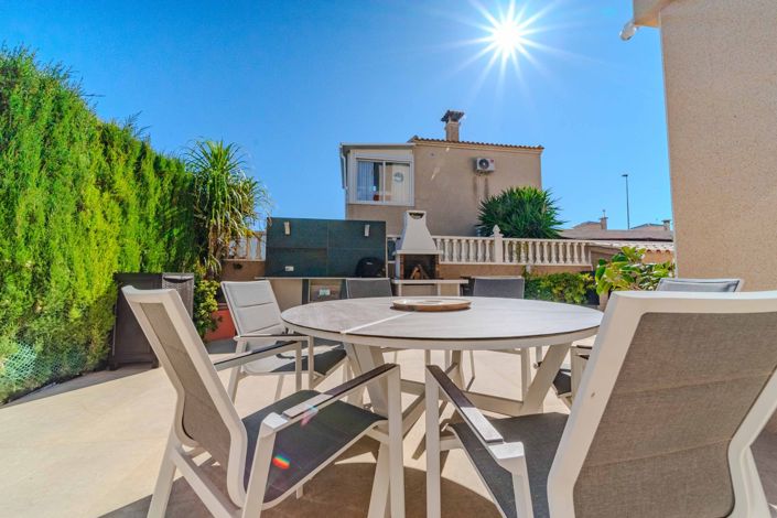 Image No.9-3 Bed Villa for sale