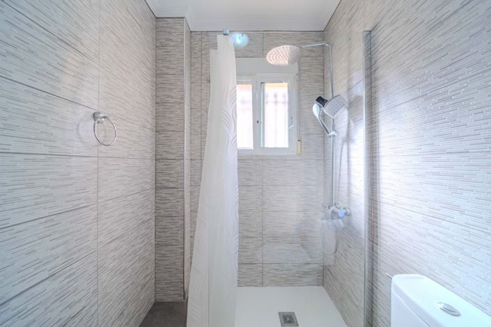 Image No.18-2 Bed Bungalow for sale