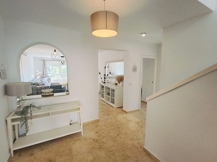 Image No.12-5 Bed Villa for sale