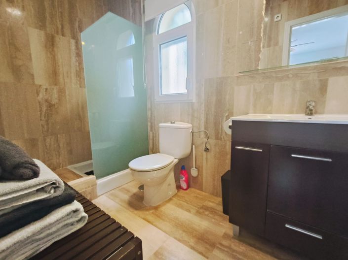 Image No.18-5 Bed Villa for sale