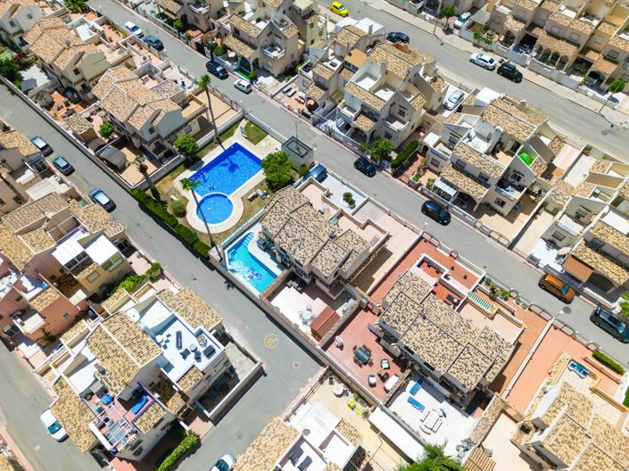 Image No.14-3 Bed Property for sale