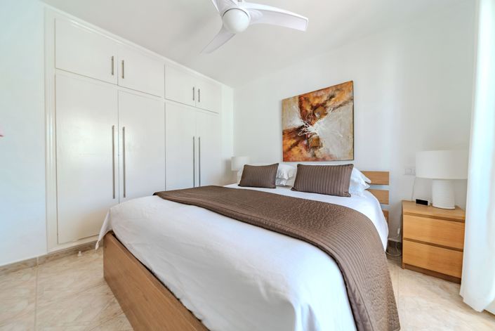 Image No.26-3 Bed Property for sale