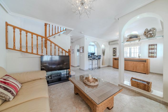 Image No.9-3 Bed Property for sale