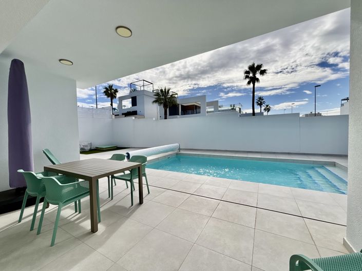 Image No.26-3 Bed Villa for sale